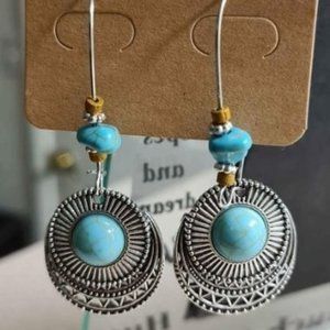 NWOT | Beautiful Silver and Turquoise Earrings